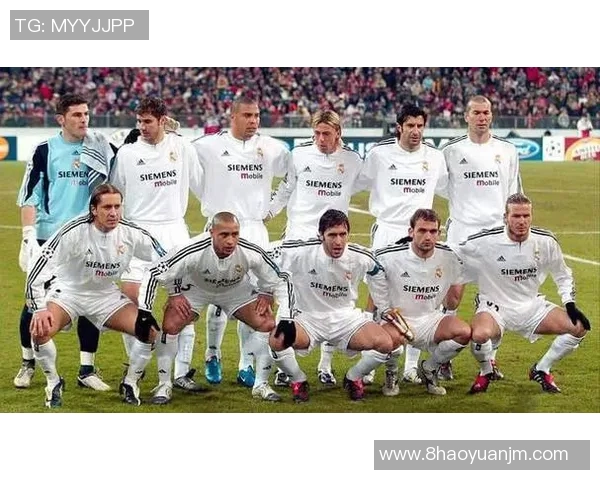 50岁足球巨星依然闪耀赛场传奇时刻解析 50岁足球巨星依然闪耀赛场传奇时刻解析